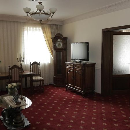 Hotel Slavia Salonta Eksteriør billede