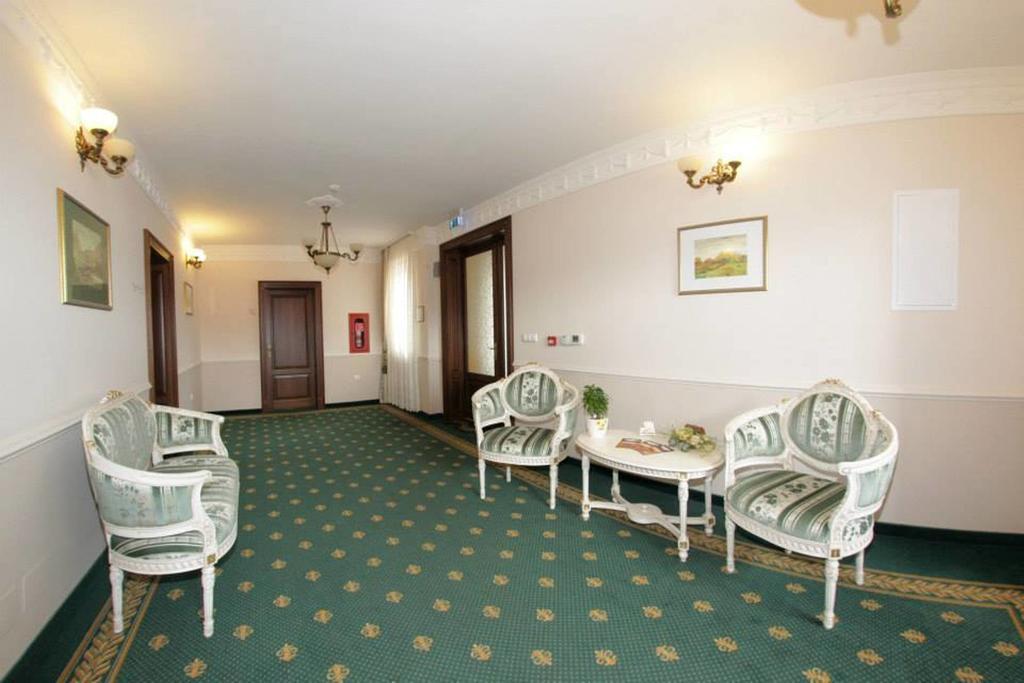 Hotel Slavia Salonta Eksteriør billede