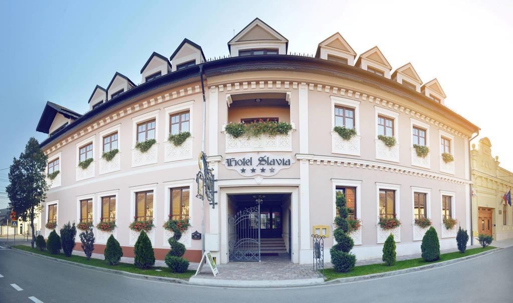 Hotel Slavia Salonta Eksteriør billede