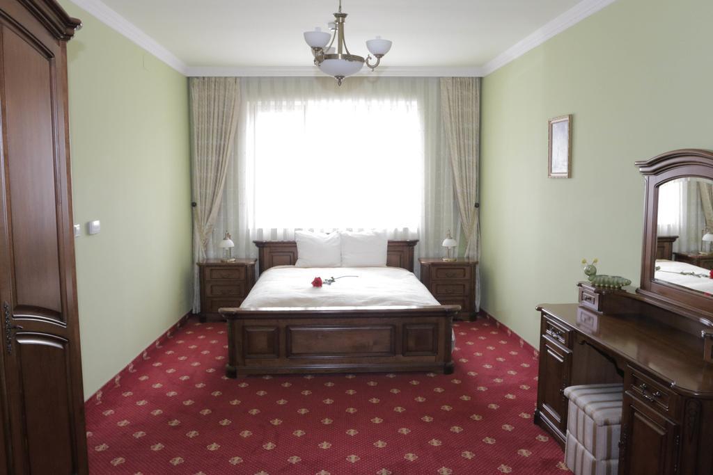 Hotel Slavia Salonta Eksteriør billede