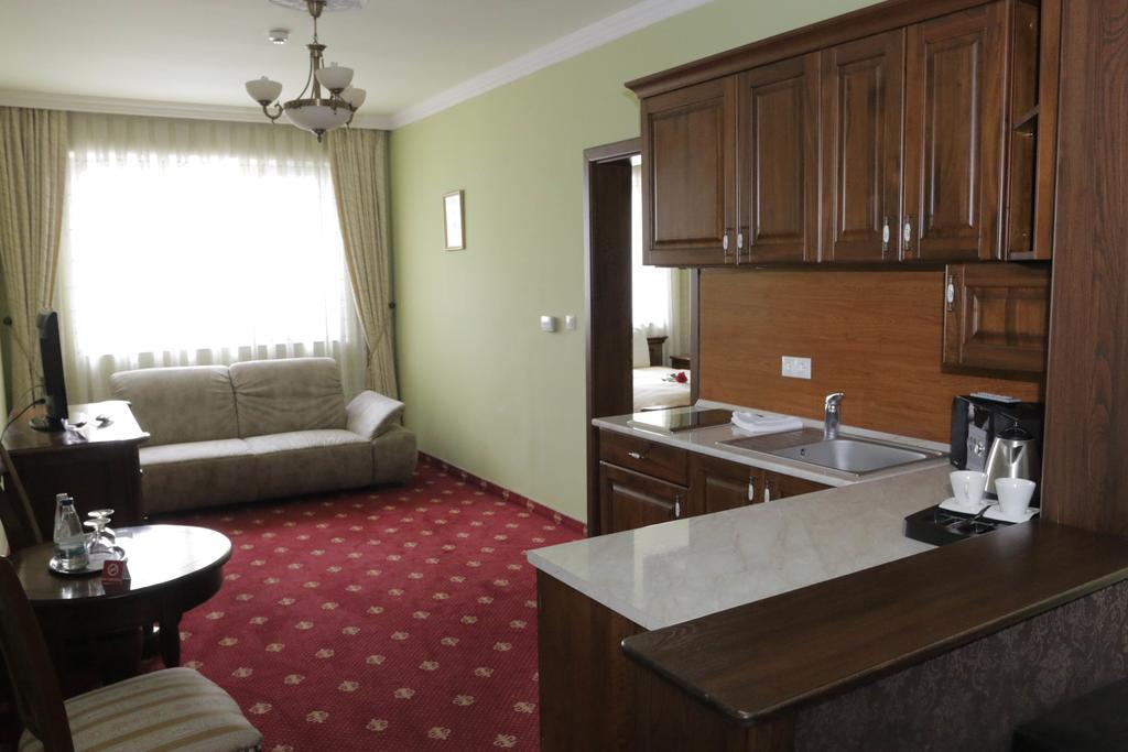 Hotel Slavia Salonta Eksteriør billede