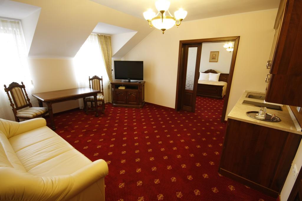 Hotel Slavia Salonta Eksteriør billede