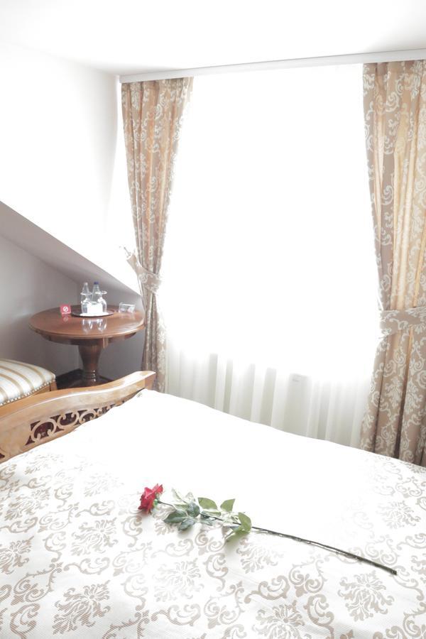 Hotel Slavia Salonta Eksteriør billede