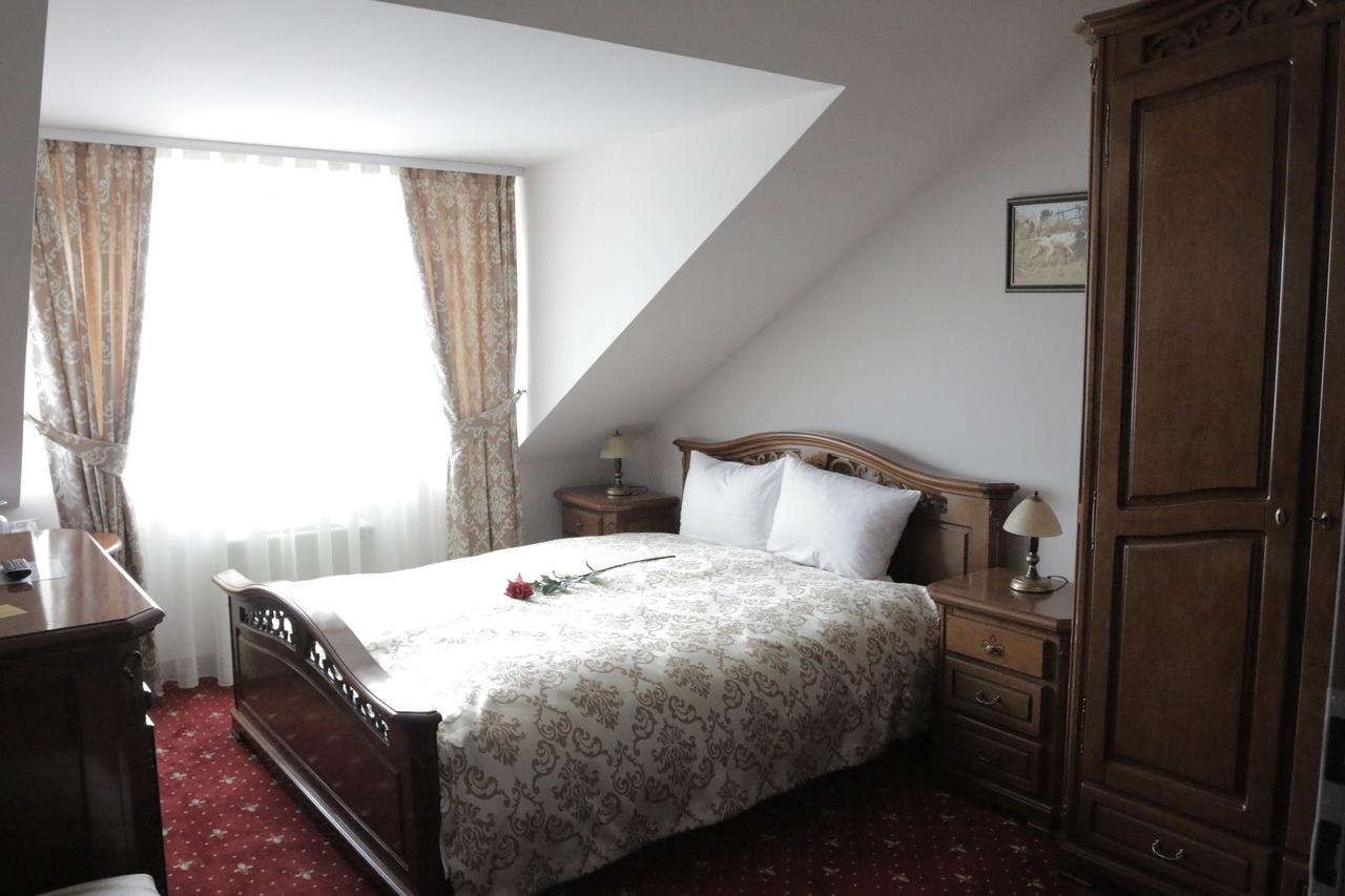 Hotel Slavia Salonta Eksteriør billede